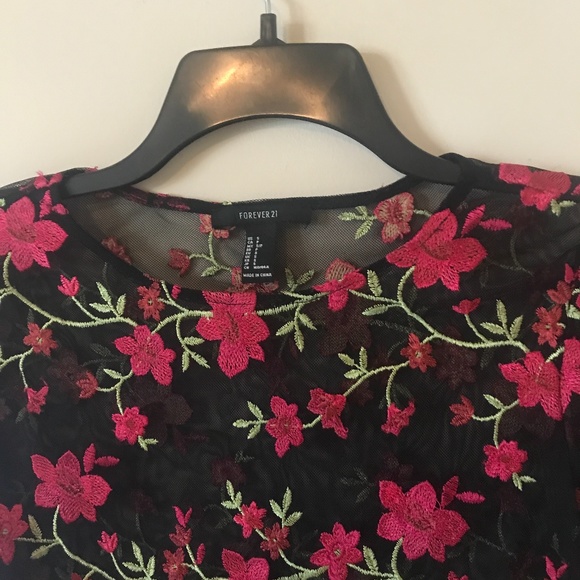 Forever 21 Sheer Top w/Flower Embroided motif. Small - Picture 2 of 2